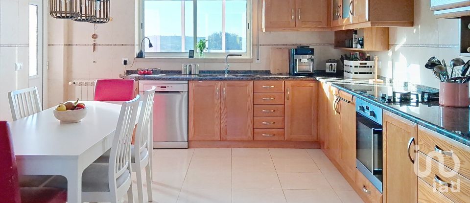 Maison T4 à Évora de Alcobaça de 175 m²