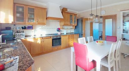 Maison T4 à Évora de Alcobaça de 175 m²