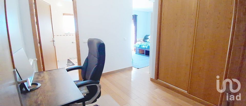 Maison T4 à Évora de Alcobaça de 175 m²