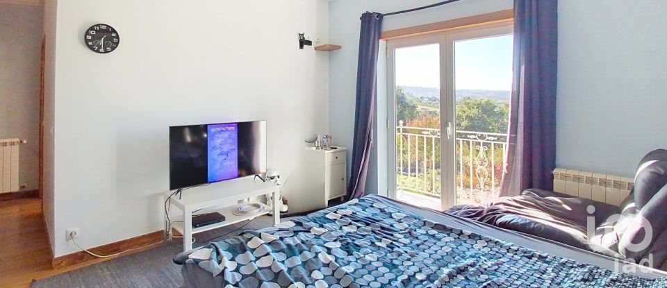 Maison T4 à Évora de Alcobaça de 175 m²