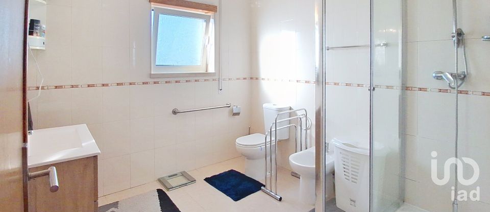 Maison T4 à Évora de Alcobaça de 175 m²