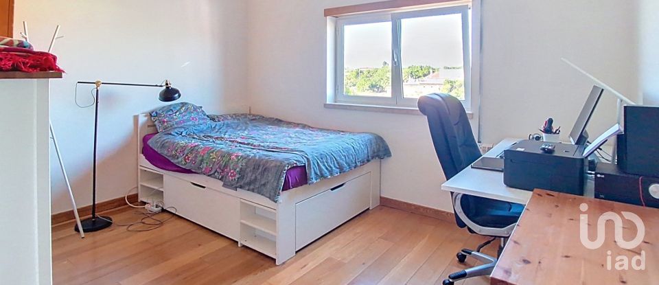 Maison T4 à Évora de Alcobaça de 175 m²