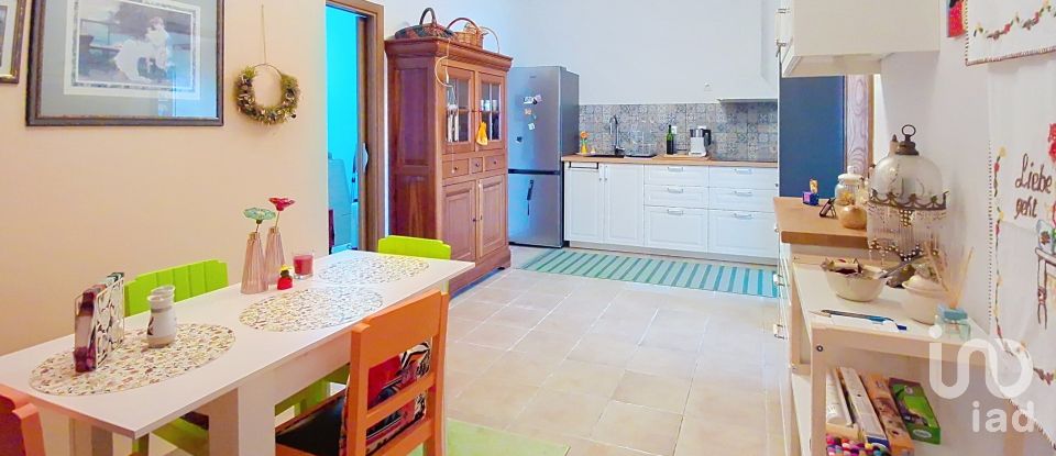 Maison T4 à Évora de Alcobaça de 175 m²