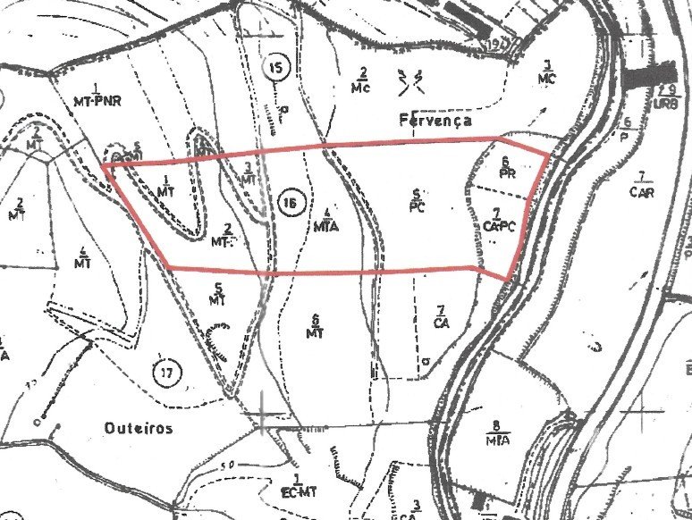 Terrain à Alcobaça e Vestiaria de 12 200 m²