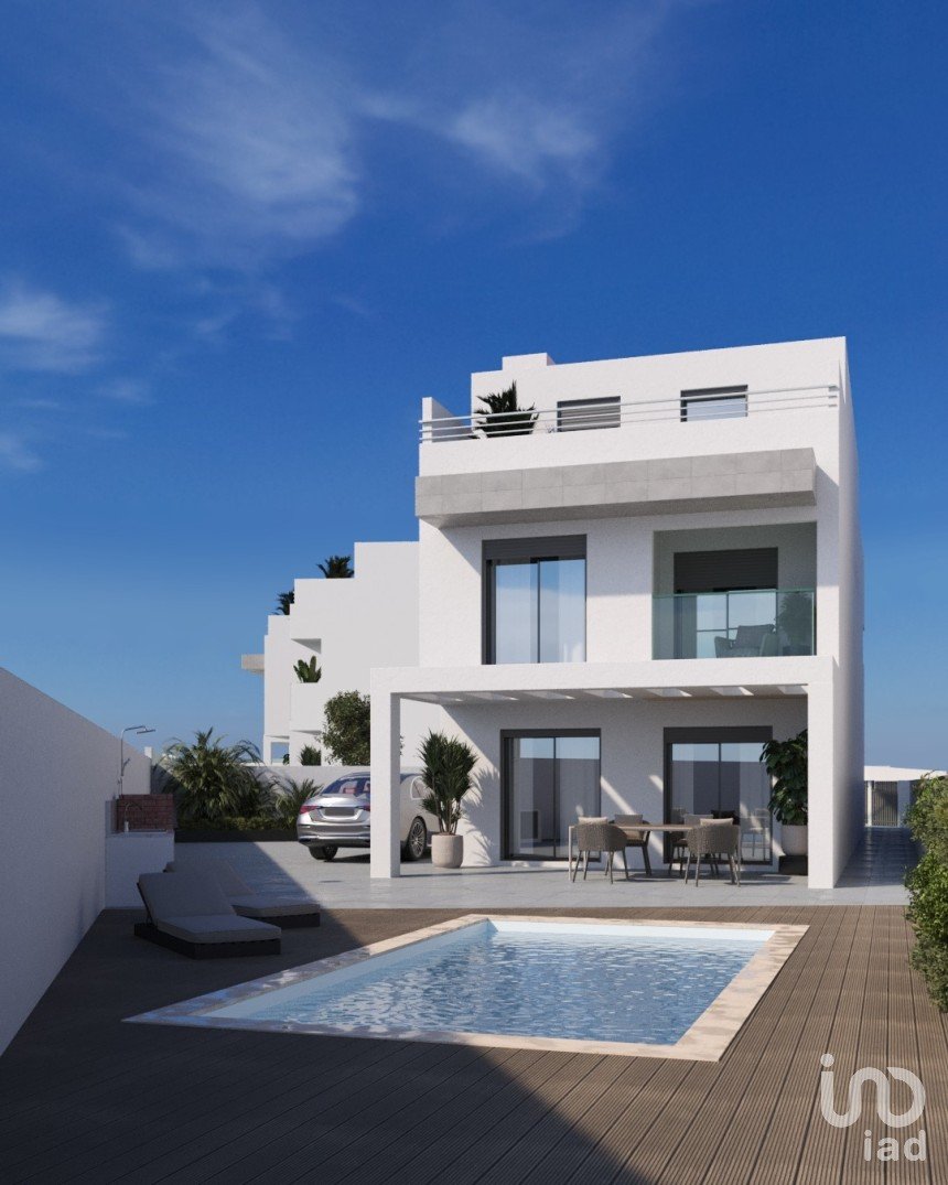 House T3 in Vila Nova de Cacela of 238 m²