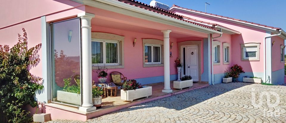 Maison T4 à Évora de Alcobaça de 175 m²