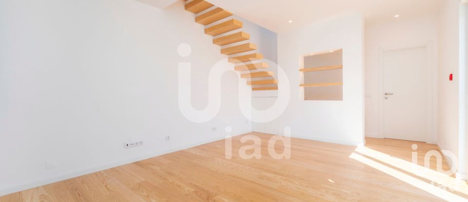 House T2 in Faro (Sé e São Pedro) of 92 m²