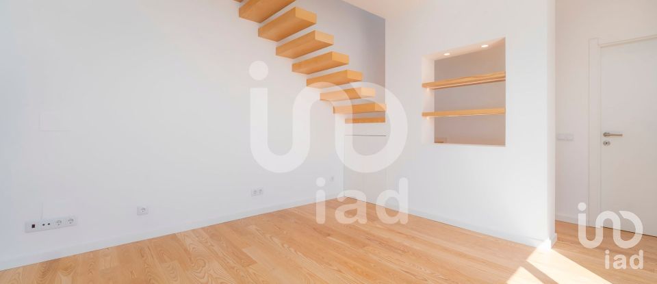 House T2 in Faro (Sé e São Pedro) of 92 m²