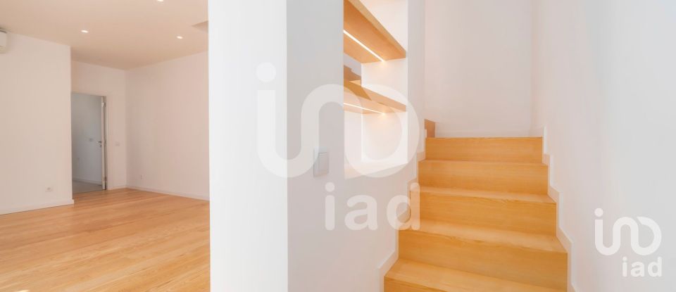 House T2 in Faro (Sé e São Pedro) of 92 m²