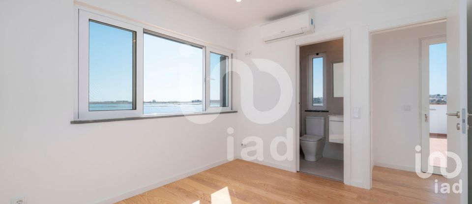 House T2 in Faro (Sé e São Pedro) of 92 m²