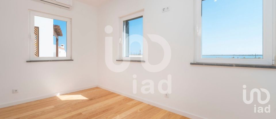 House T2 in Faro (Sé e São Pedro) of 92 m²