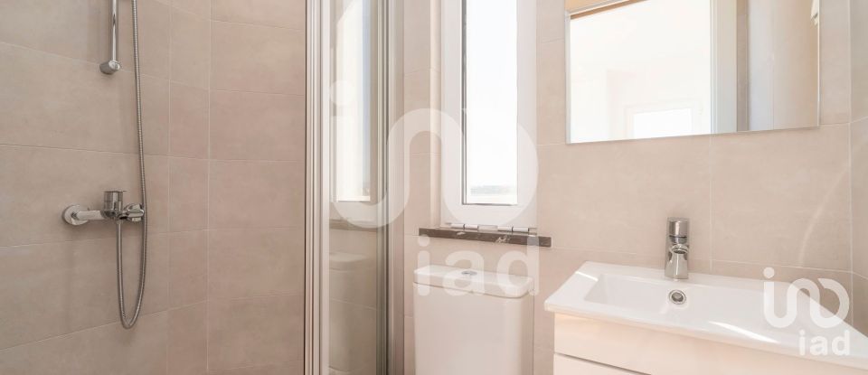 House T2 in Faro (Sé e São Pedro) of 92 m²