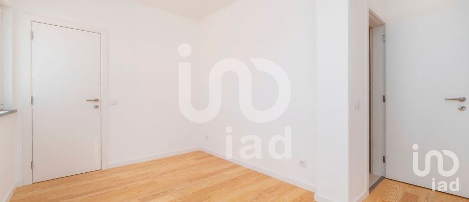 House T2 in Faro (Sé e São Pedro) of 92 m²