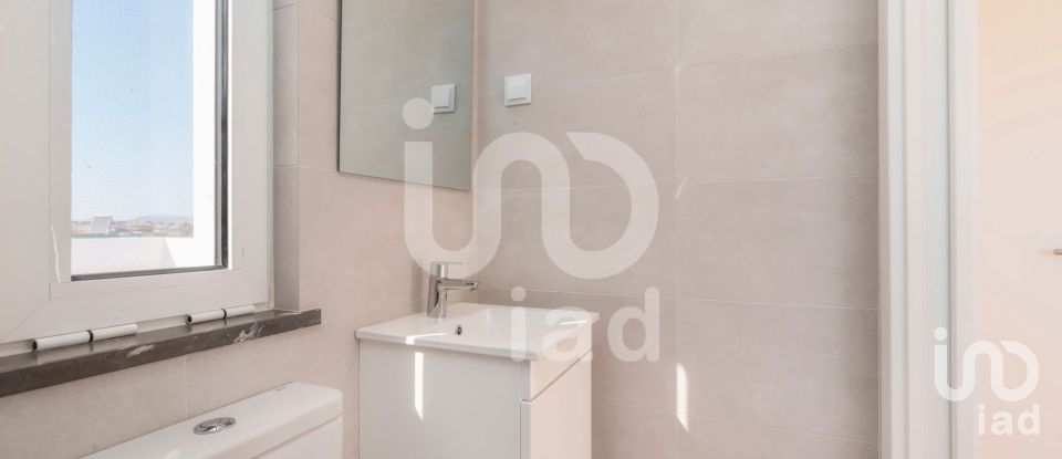 House T2 in Faro (Sé e São Pedro) of 92 m²