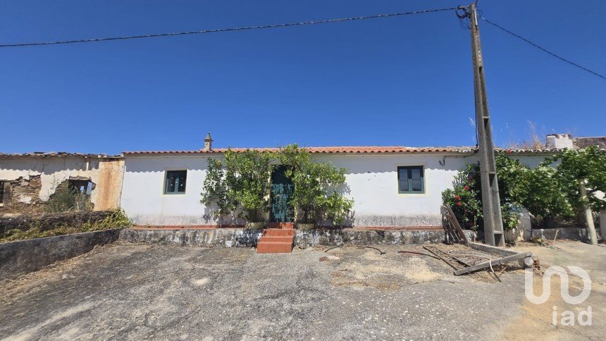 House T2 in Ameixial of 125 m²