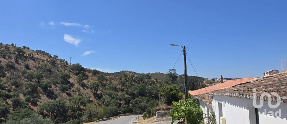 House T2 in Ameixial of 125 m²