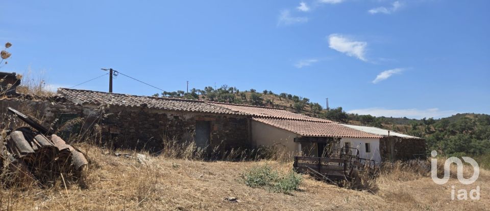 House T2 in Ameixial of 125 m²