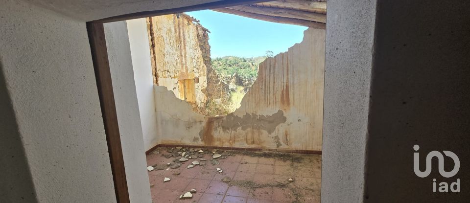 House T2 in Ameixial of 125 m²