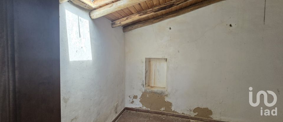 House T2 in Ameixial of 125 m²