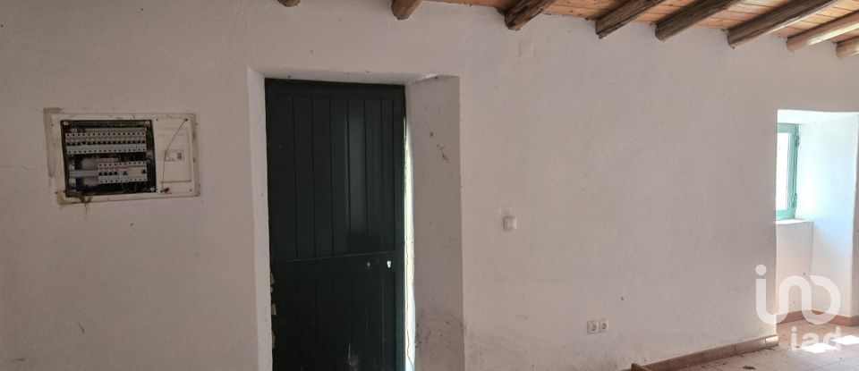 House T2 in Ameixial of 125 m²