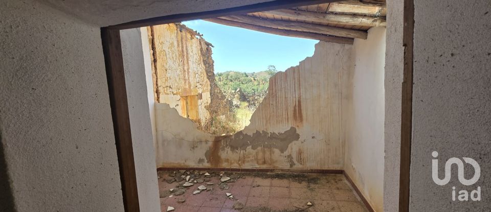 House T2 in Ameixial of 125 m²