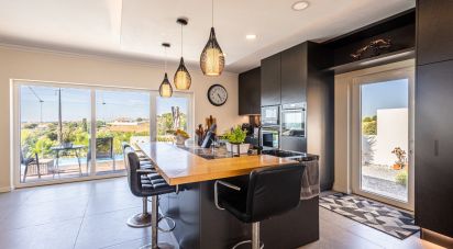 House T5 in Bárrio of 387 m²