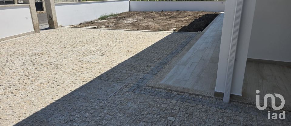 Moradia T2 em Branca de 130 m²