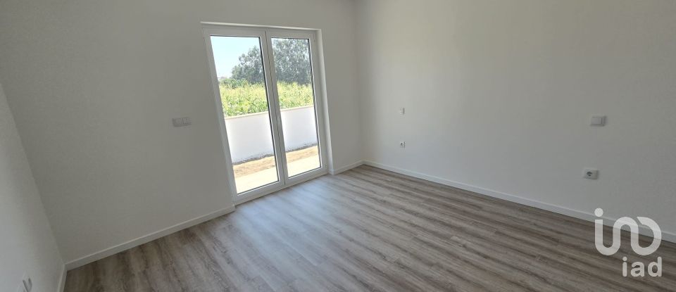 Moradia T2 em Branca de 130 m²