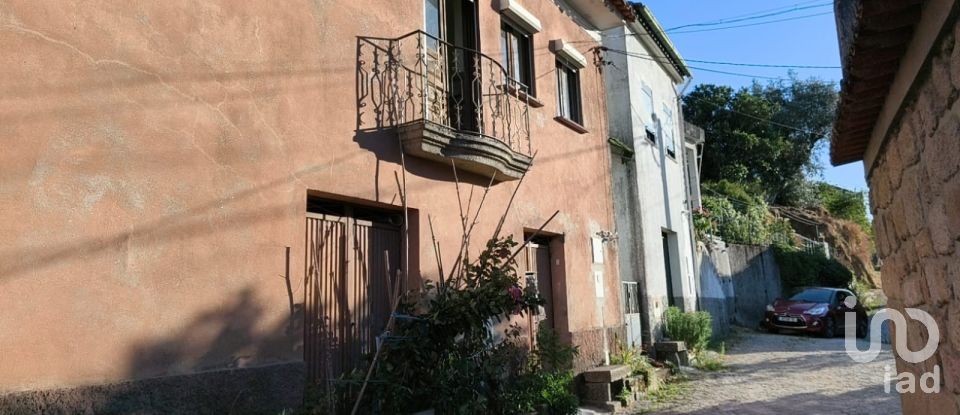 Maison T4 à Seixo da Beira de 498 m²