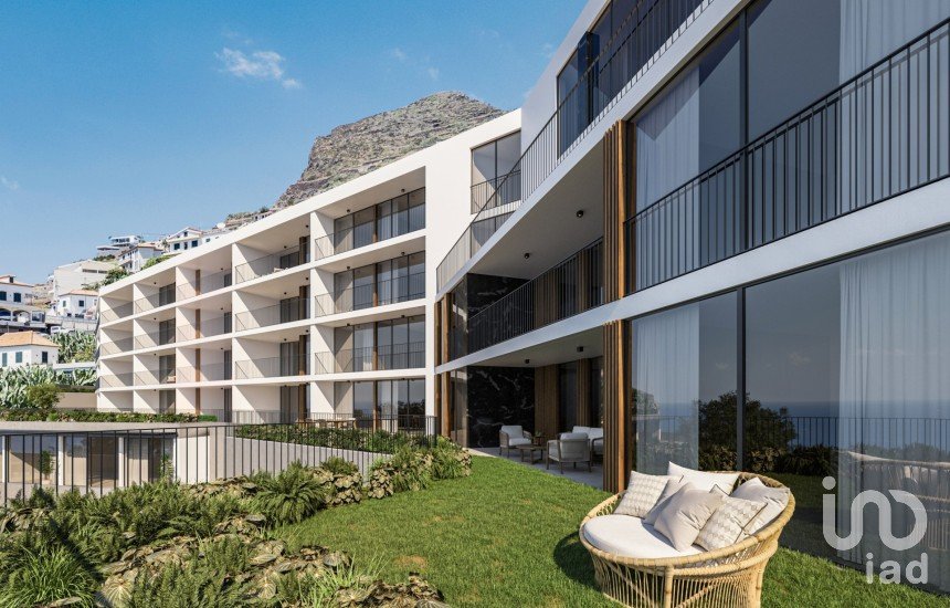 Apartamento T1 em Câmara de Lobos de 140 m²