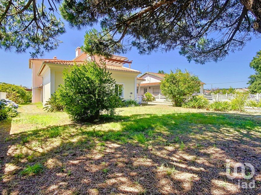 Moradia T5 em Marinha Grande de 341 m²