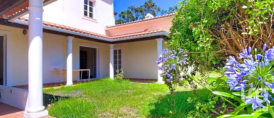 Moradia T5 em Marinha Grande de 341 m²