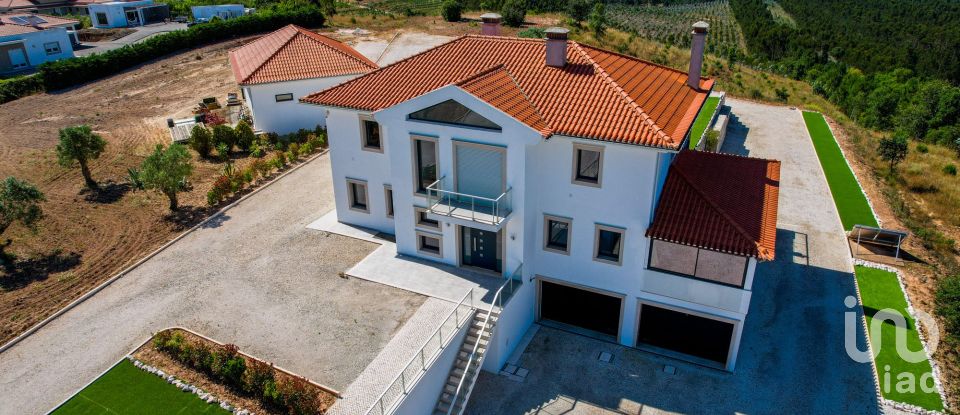 Moradia T3 em Caldas da Rainha - Nossa Senhora do Pópulo, Coto e São Gregório de 600 m²