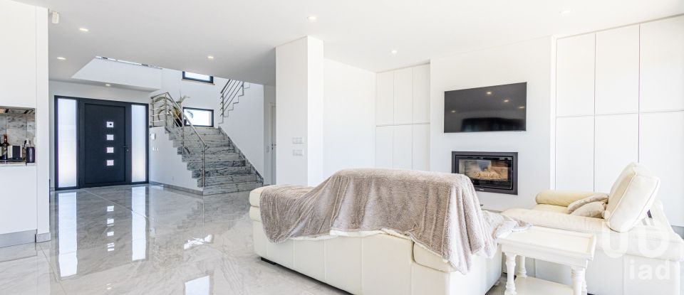 Moradia T3 em Caldas da Rainha - Nossa Senhora do Pópulo, Coto e São Gregório de 600 m²