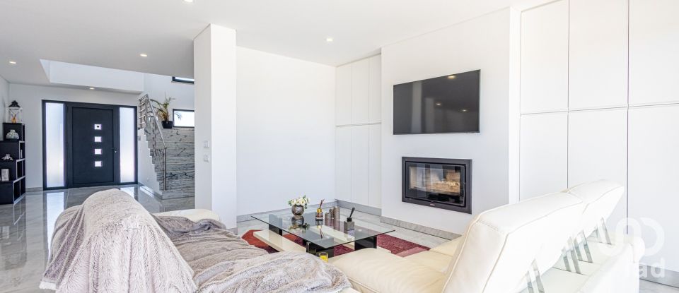 Moradia T3 em Caldas da Rainha - Nossa Senhora do Pópulo, Coto e São Gregório de 600 m²