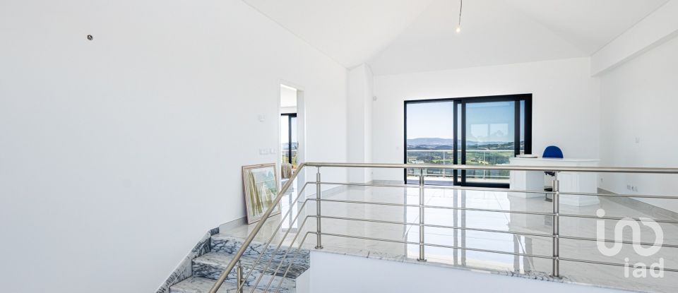 Moradia T3 em Caldas da Rainha - Nossa Senhora do Pópulo, Coto e São Gregório de 600 m²