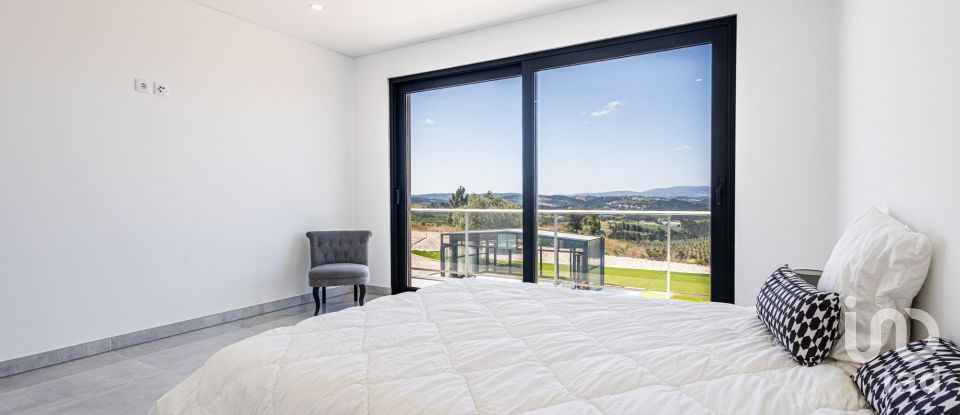 Moradia T3 em Caldas da Rainha - Nossa Senhora do Pópulo, Coto e São Gregório de 600 m²