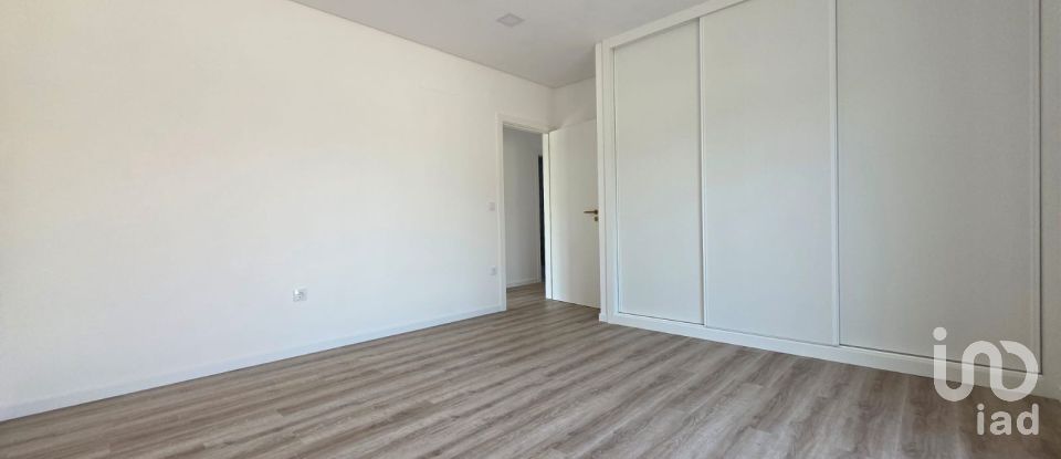 Moradia T2 em Branca de 130 m²