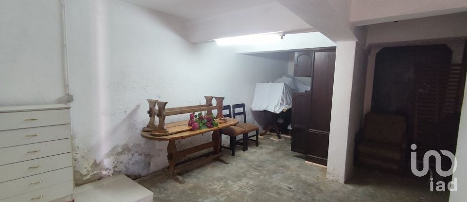 House T3 in Lamas e Cercal of 175 m²