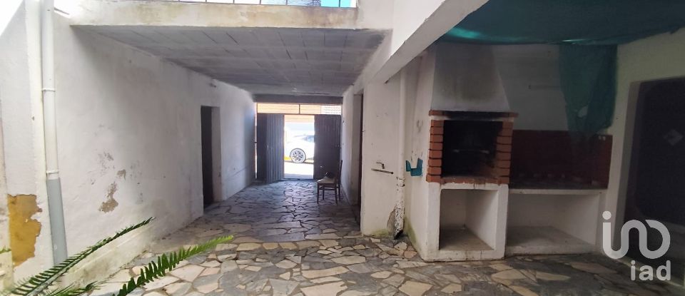 House T3 in Lamas e Cercal of 175 m²