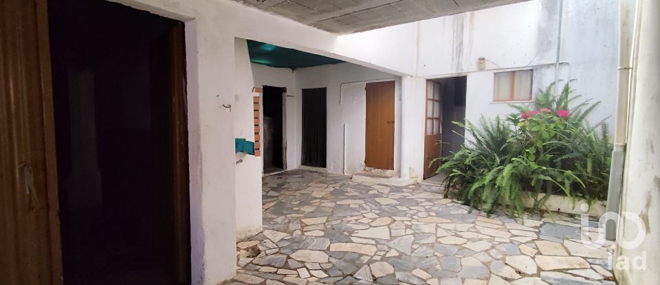 House T3 in Lamas e Cercal of 175 m²