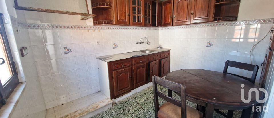 House T3 in Lamas e Cercal of 175 m²