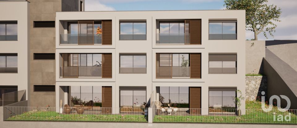 Apartamento T2 em Estreito de Câmara de Lobos de 99 m²