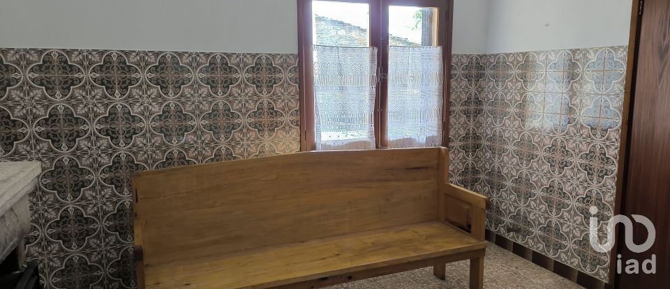 Lodge T2 in Vale de Frades e Avelanoso of 85 m²