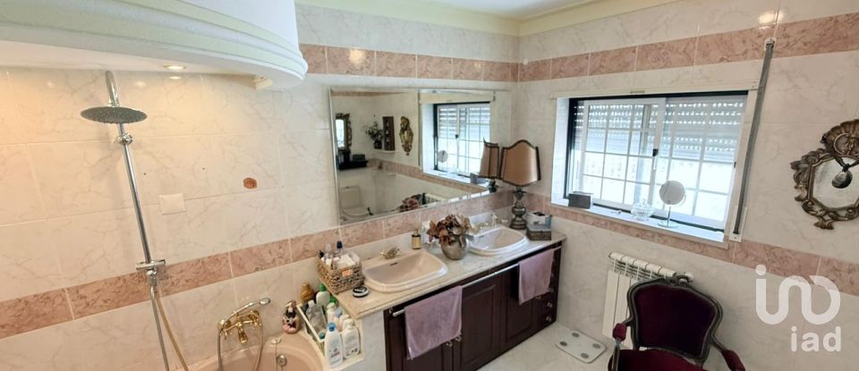 Moradia T3 em Sesimbra (Castelo) de 273 m²