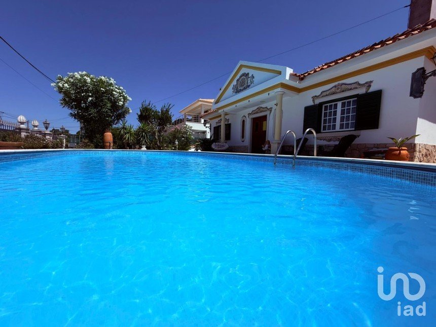 Moradia T3 em Sesimbra (Castelo) de 273 m²