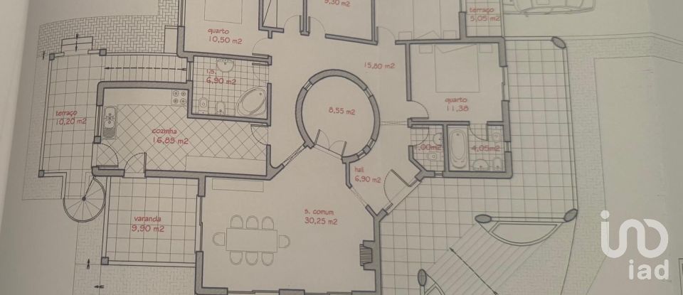 Moradia T8 em Quarteira de 364 m²