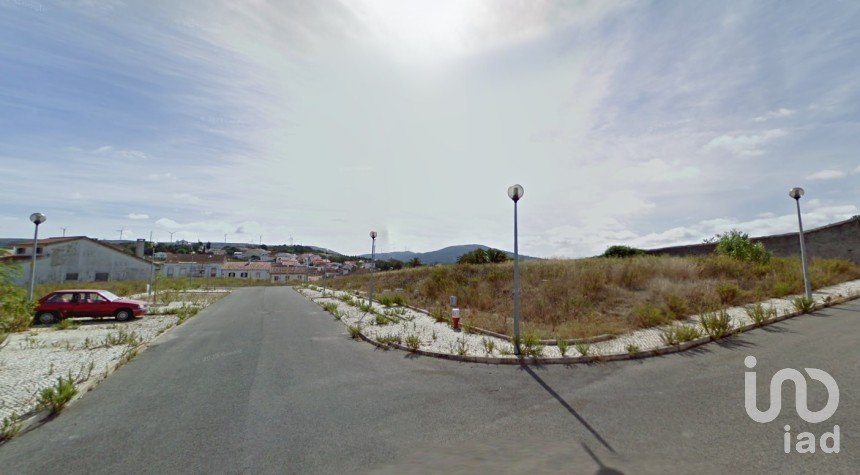 Terrain à Turcifal de 350 m²