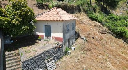 Terrain à Jardim da Serra de 853 m²