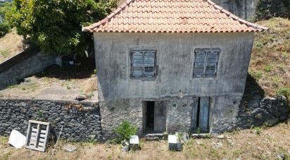 Terrain à Jardim da Serra de 853 m²